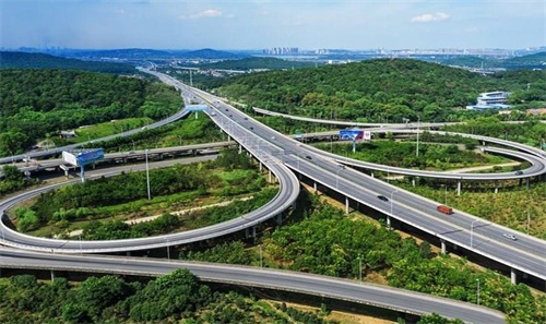 卫辉钢筋套筒应用于高速公路